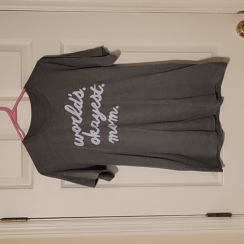 World's Okayest Mom tee